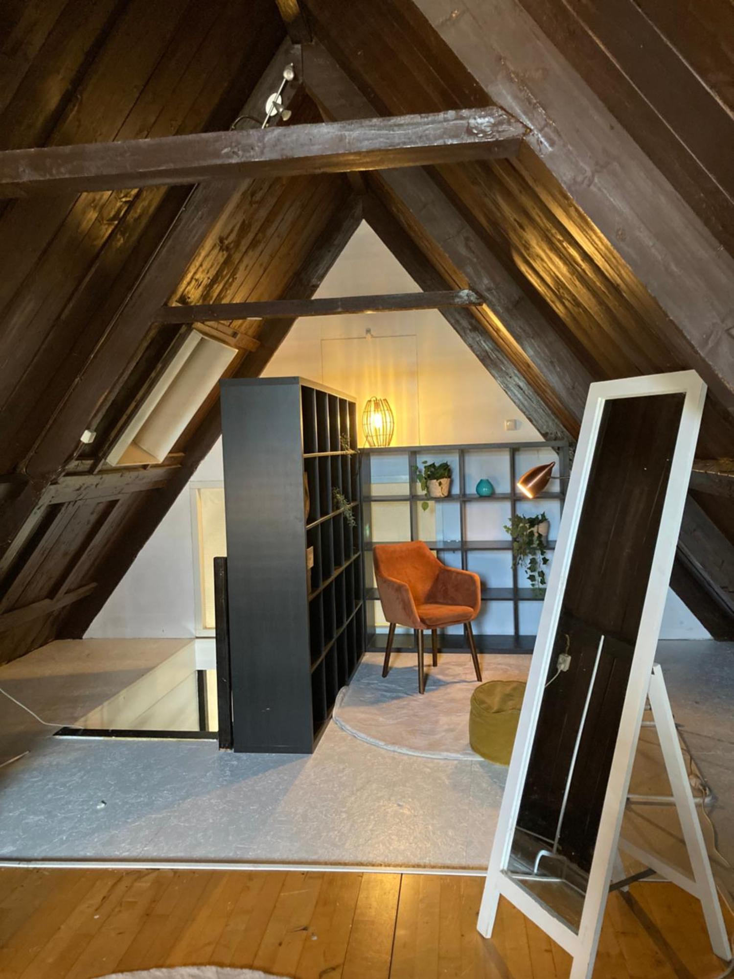 Elegant Appartement In Pakhuis Friesland Centrum Leeuwarden Room photo