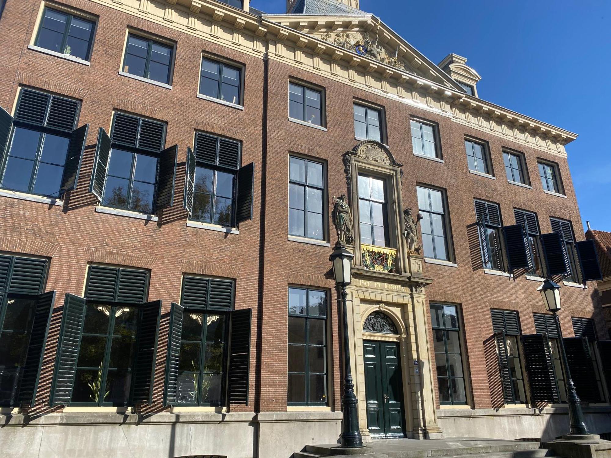 Elegant Appartement In Pakhuis Friesland Centrum Leeuwarden Exterior photo