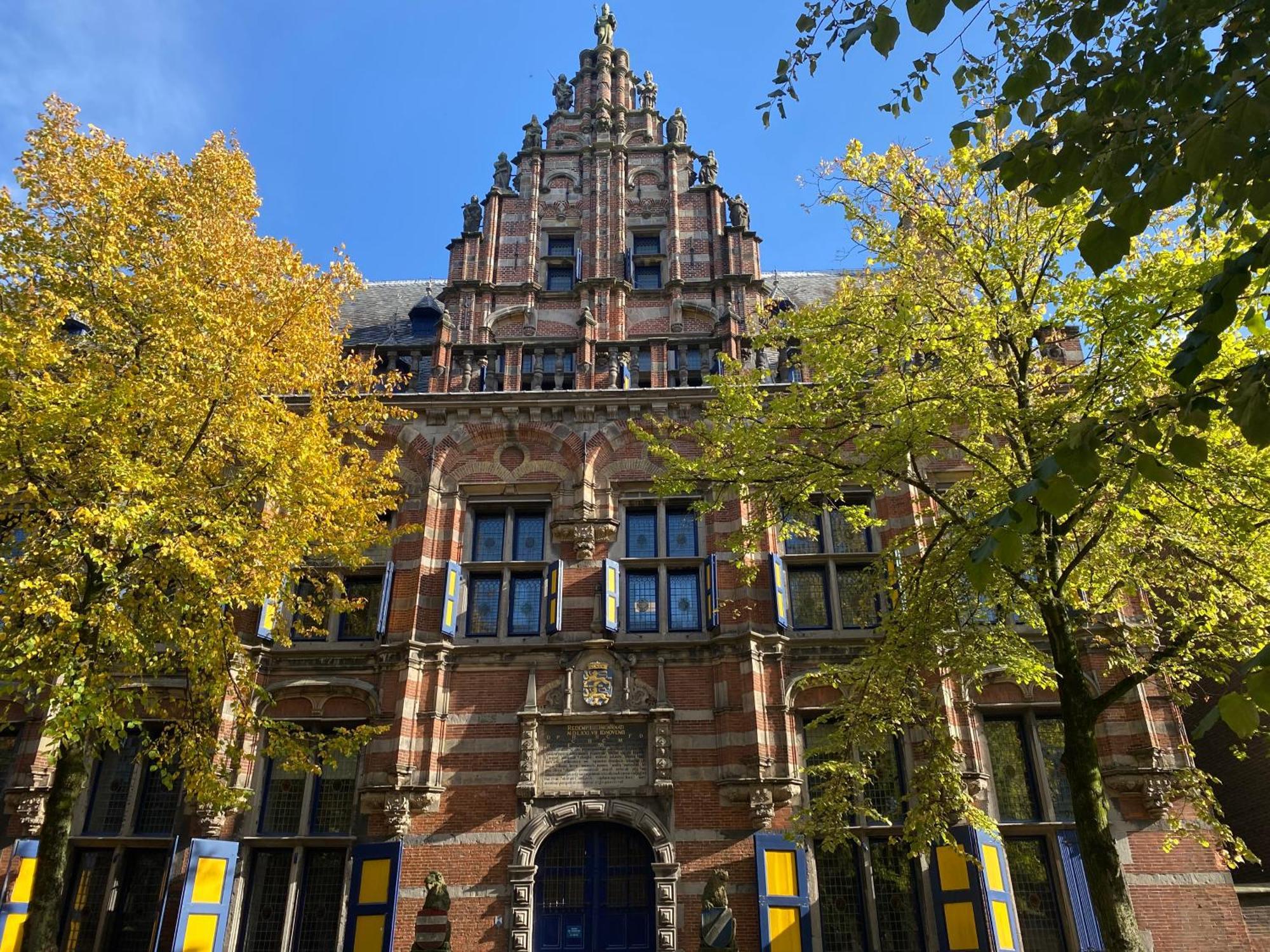 Elegant Appartement In Pakhuis Friesland Centrum Leeuwarden Exterior photo